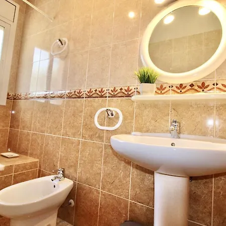 Alzines Con Piscina Privada Ac Y Wifi Villa