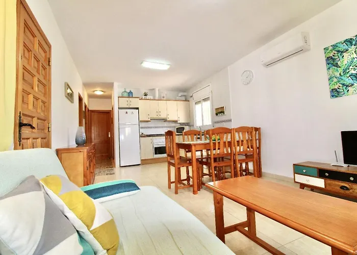 Alzines Con Piscina Privada, Ac Y Wifi Vila